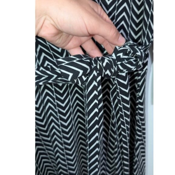 Cynthia Rowley black & white chevron stripe wrap dress tie waist Wom Large - Picture 4 of 9